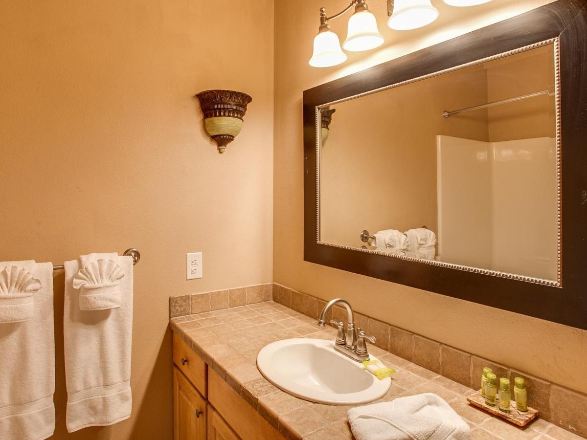 Leavenworth Village Inn Bagian luar foto